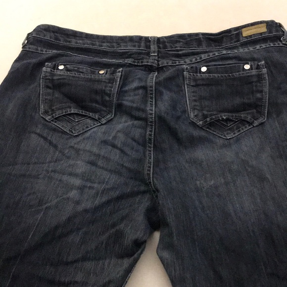 Women’s Jeans!!!! - Picture 2 of 3